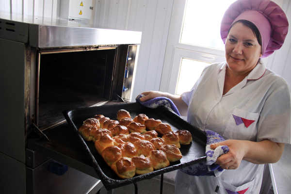 В меню вахтовиков обязательно есть выпечка. Очень вкусно! В меню вахтовиков обязательно есть выпечка. Очень вкусно!