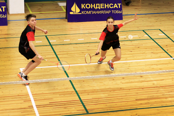 Марк Кремсер и Ия Гордеева - победители в смешанном парном разряде юношеского командно-личного Чемпионата РК по бадминтону. Марк Кремсер и Ия Гордеева - победители в смешанном парном разряде юношеского командно-личного Чемпионата РК по бадминтону.