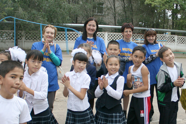 СОШ № 40. Получив призы, можно и станцевать. Зажигательная Аррива под стать настроению СОШ № 40. Получив призы, можно и станцевать. Зажигательная Аррива под стать настроению